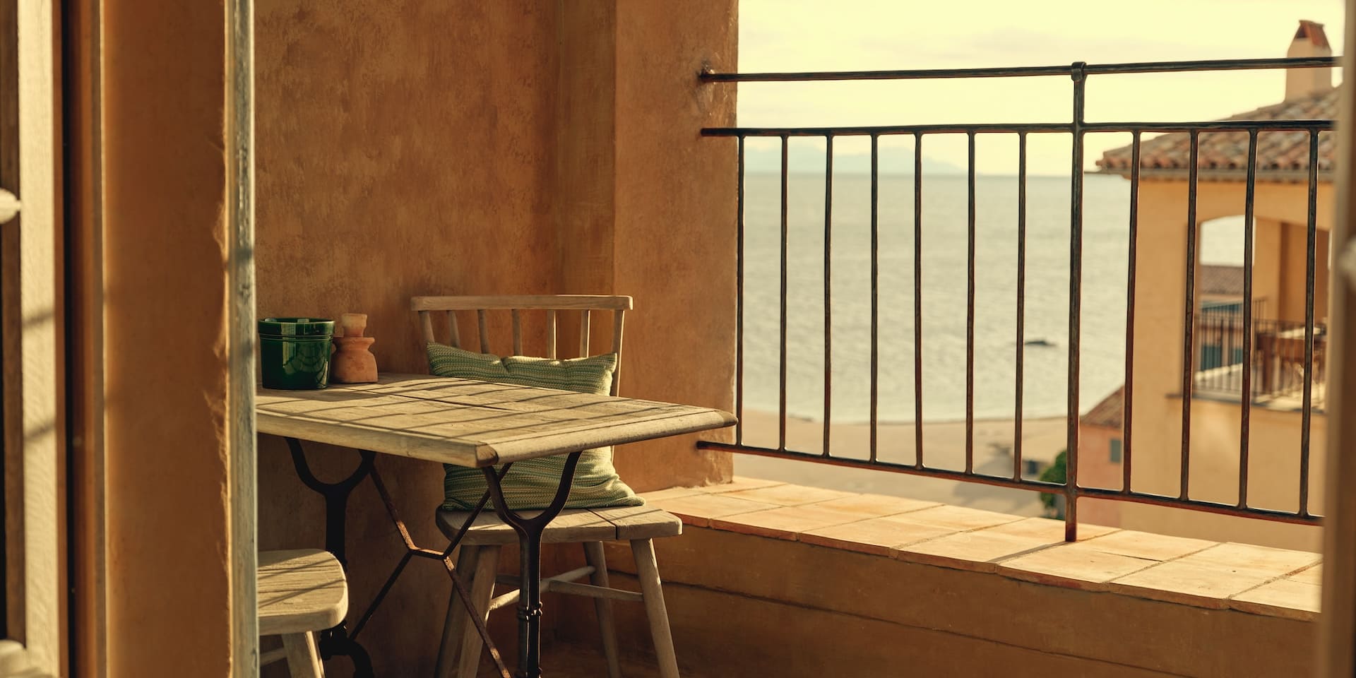 Detail of the comfort and intimacy in the 170sqm apartment.