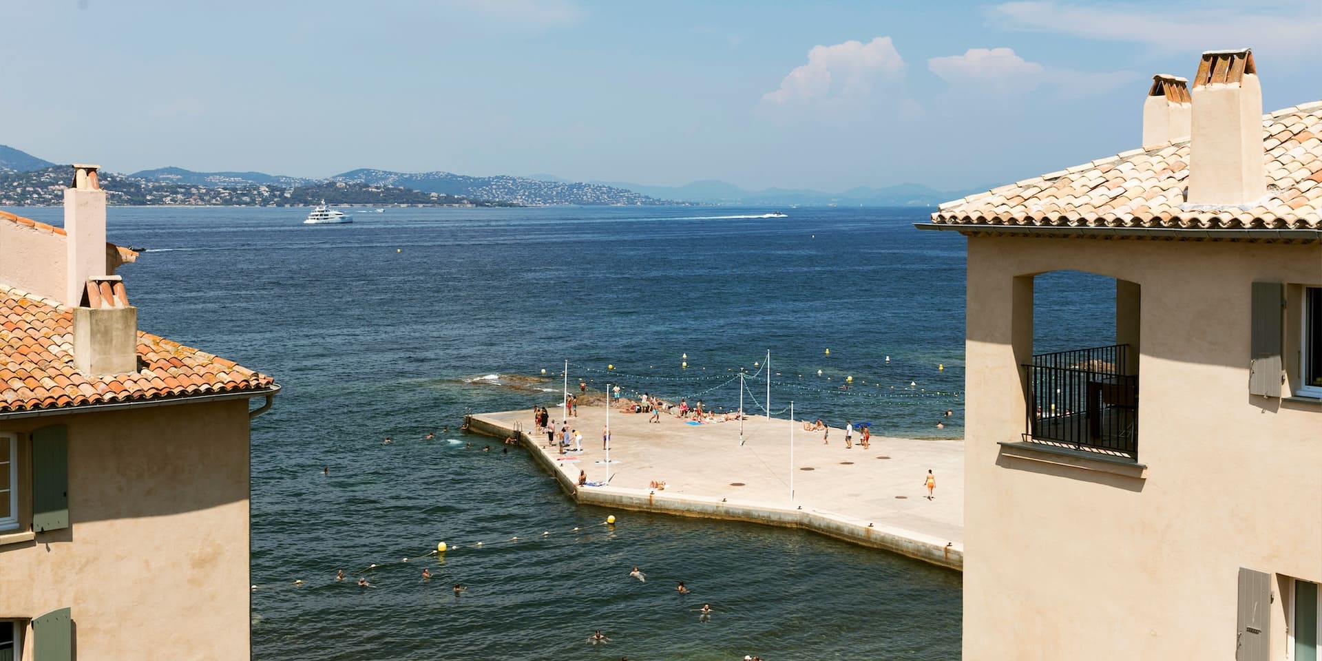 Soggiorno dell'appartamento Danièle Thompson con vista mare.