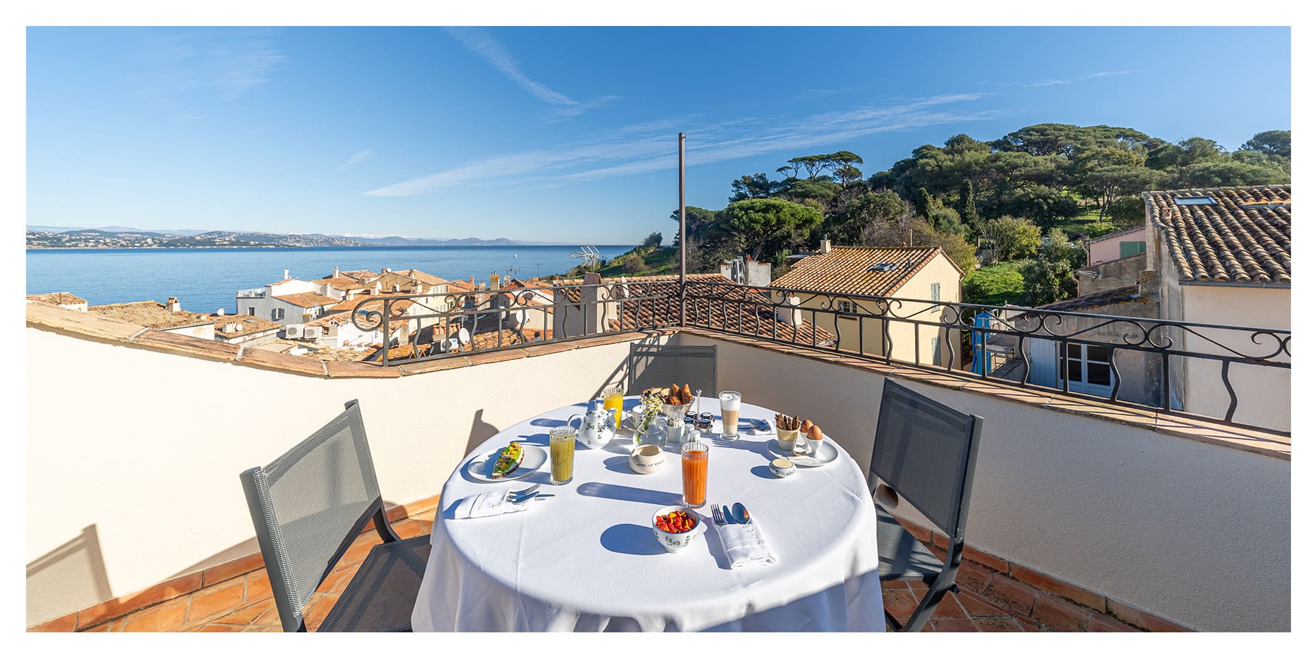 Vue imprenable sur la mer depuis le rooftop.