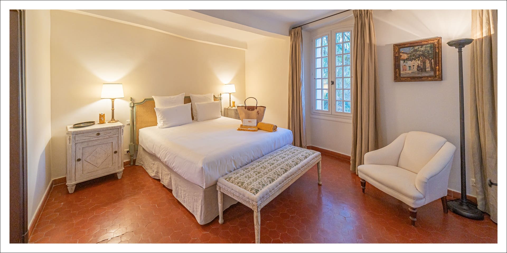Vue imprenable sur le clocher de Saint-Tropez.