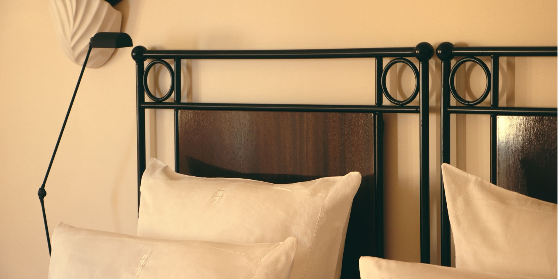 Space and light, the luxury of a breathtaking view of the Mediterranean Sea.